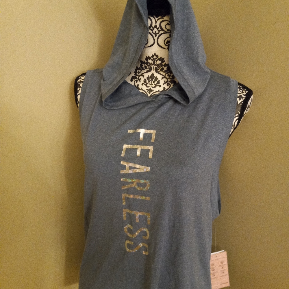 Women's NWT sleevless hoodie work out shirt